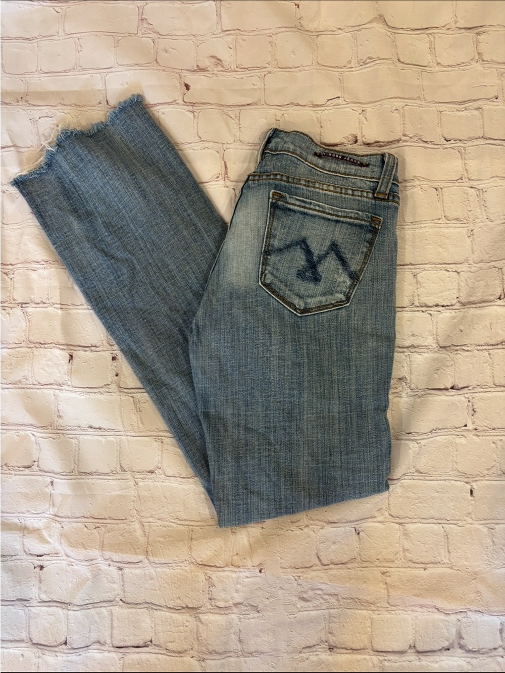 Vigoss Light Blue Ankle Crop Jeans with Frayed Hem